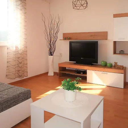 Katarina - Rac173 Apartment