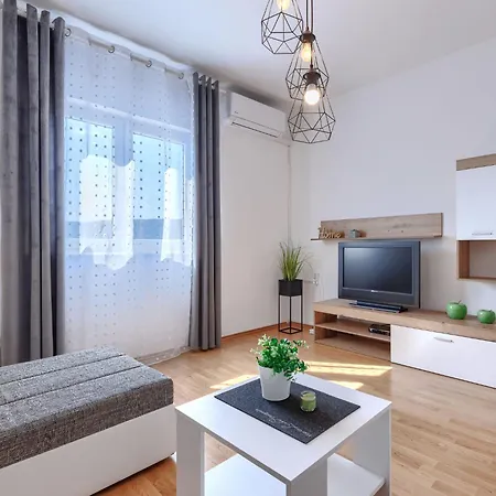 Appartement Katarina-1 By Interhome