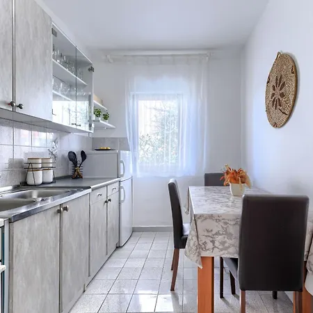 Apartamento Katarina-1 By Interhome